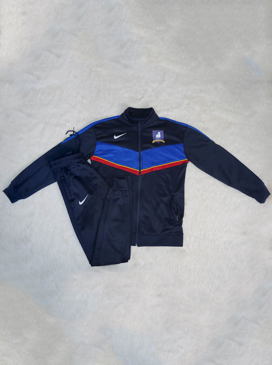 Jason-Sudeikis-Ted-Lasso-S04-Tracksuit