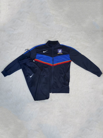 Jason-Sudeikis-Ted-Lasso-S04-Tracksuit